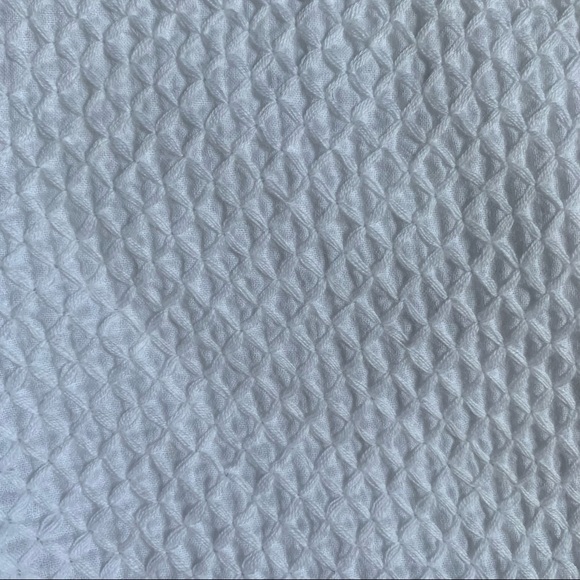 Elliatt White High Waist Pleated Textured Shorts - Picture 6 of 7